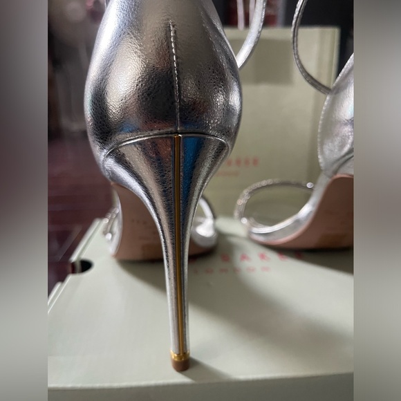 BNIB TED BAKER SILVER HEELS - Picture 2 of 8